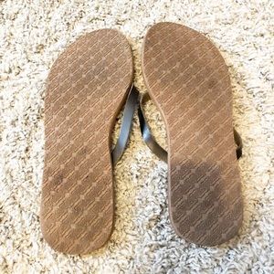 Size 9 Black & Brown Leather Roxy Flip Flops